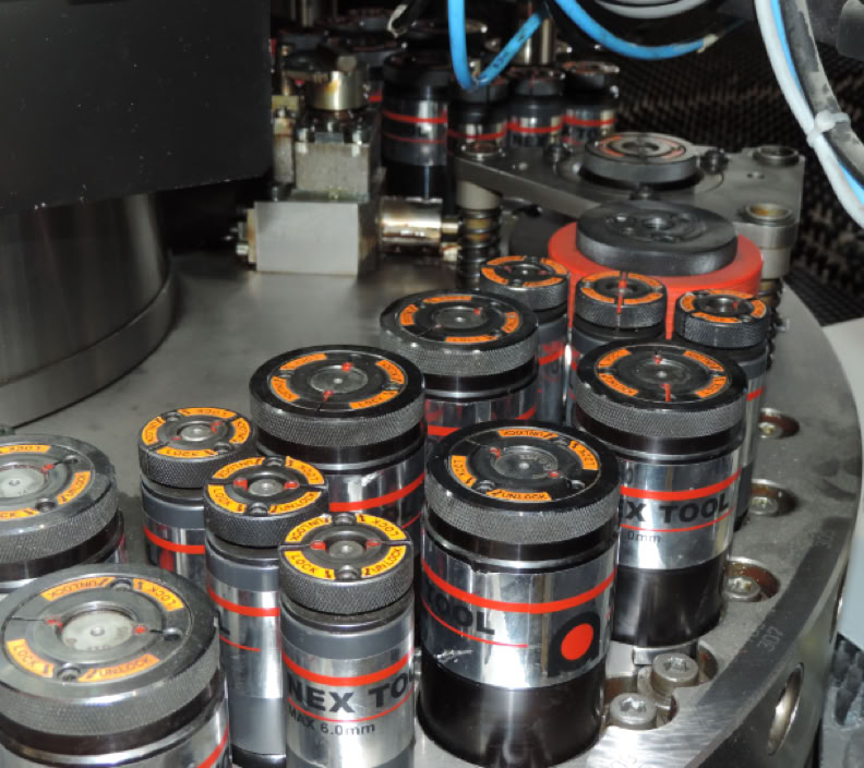 Photographie En Niveaux De Gris Des échafaudages